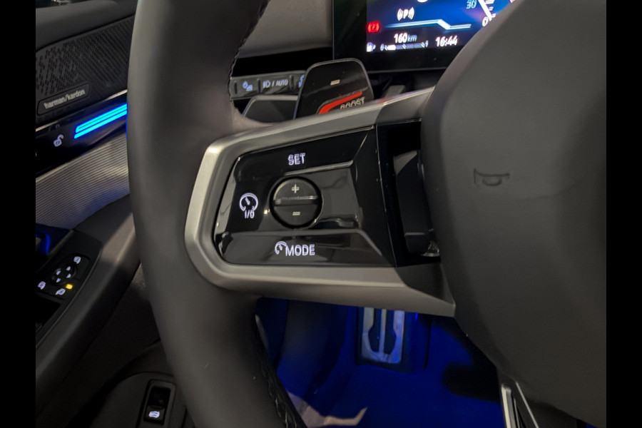 BMW 5 Serie 520i  M-Sport Pro|ShadowLine|Panorama|H/K|208PK