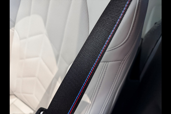 BMW 5 Serie 520i  M-Sport Pro|ShadowLine|Panorama|H/K|208PK