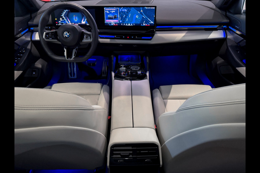 BMW 5 Serie 520i  M-Sport Pro|ShadowLine|Panorama|H/K|208PK