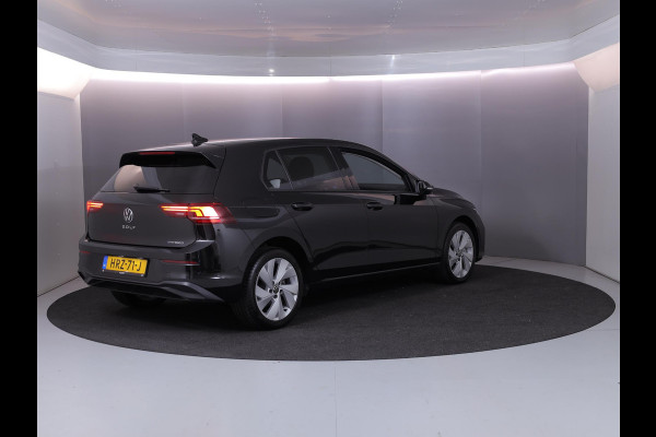 Volkswagen Golf 1.5 eHybrid Life Edition 204 pk Automaat (DSG) | Verlengde garantie | Navigatie via App | Parkeersensoren (Park assist) | Achteruitrijcamera |