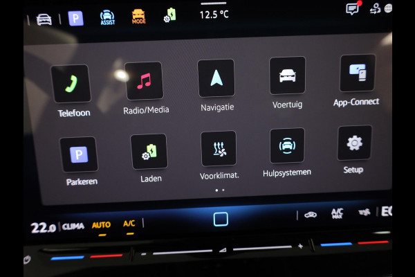 Volkswagen Golf 1.5 eHybrid Life Edition 204 pk Automaat (DSG) | Verlengde garantie | Navigatie via App | Parkeersensoren (Park assist) | Achteruitrijcamera |