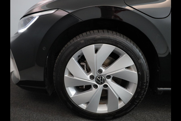 Volkswagen Golf 1.5 eHybrid Life Edition 204 pk Automaat (DSG) | Verlengde garantie | Navigatie via App | Parkeersensoren (Park assist) | Achteruitrijcamera |