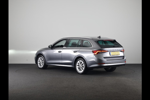 Škoda Octavia Combi 1.4 TSI iV PHEV Business Edition 204 pk Automaat (DSG) | Verlengde garantie | Navigatie | Parkeersensoren | Adaptieve cruise control | Stoelverwarming |