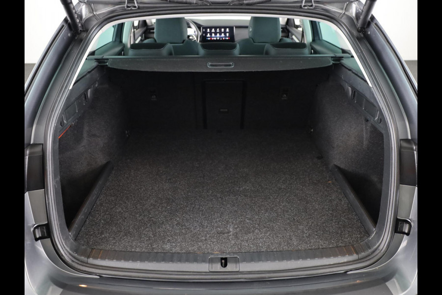 Škoda Octavia Combi 1.4 TSI iV PHEV Business Edition 204 pk Automaat (DSG) | Verlengde garantie | Navigatie | Parkeersensoren | Adaptieve cruise control | Stoelverwarming |