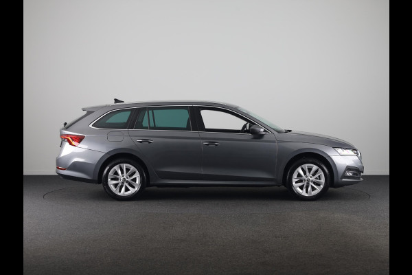 Škoda Octavia Combi 1.4 TSI iV PHEV Business Edition 204 pk Automaat (DSG) | Verlengde garantie | Navigatie | Parkeersensoren | Adaptieve cruise control | Stoelverwarming |