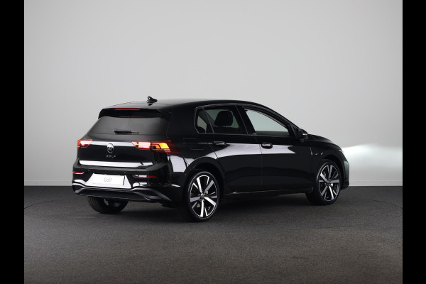 Volkswagen Golf Life Edition 1.5 eHybrid 204 PK | 18 "LM velgen | Stoel & Stuurverwarming | Camera |
