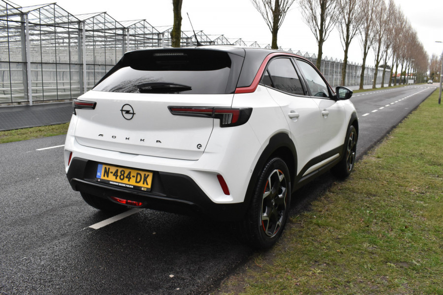 Opel Mokka-e GS Line 50-kWh 11kw bl. Leer 1e eigenaar Nederlandse auto 2-Tone Keyless