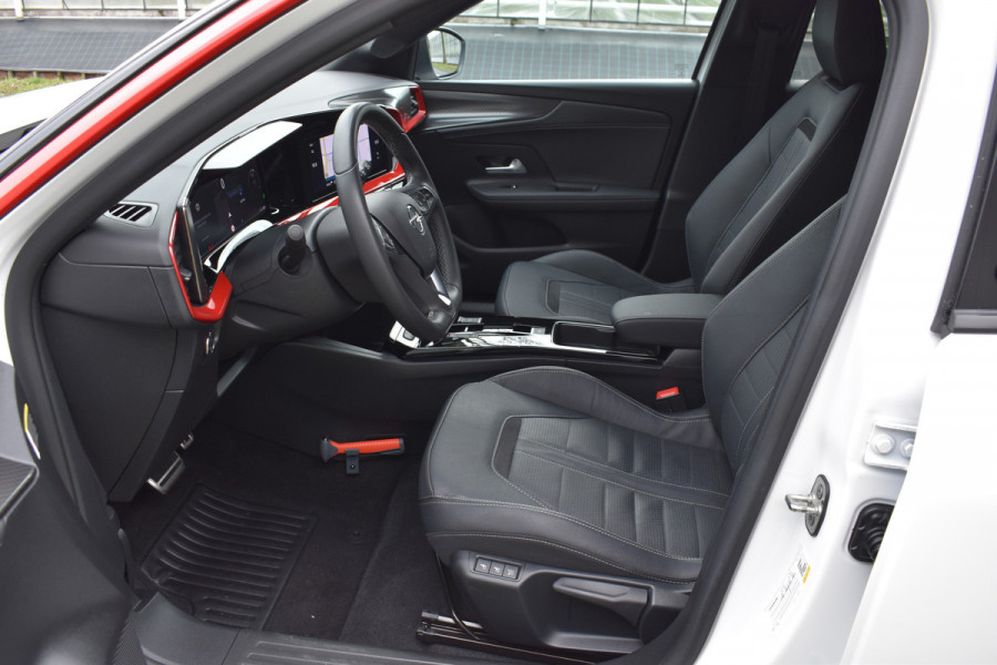 Opel Mokka-e GS Line 50-kWh 11kw bl. Leer 1e eigenaar Nederlandse auto 2-Tone Keyless
