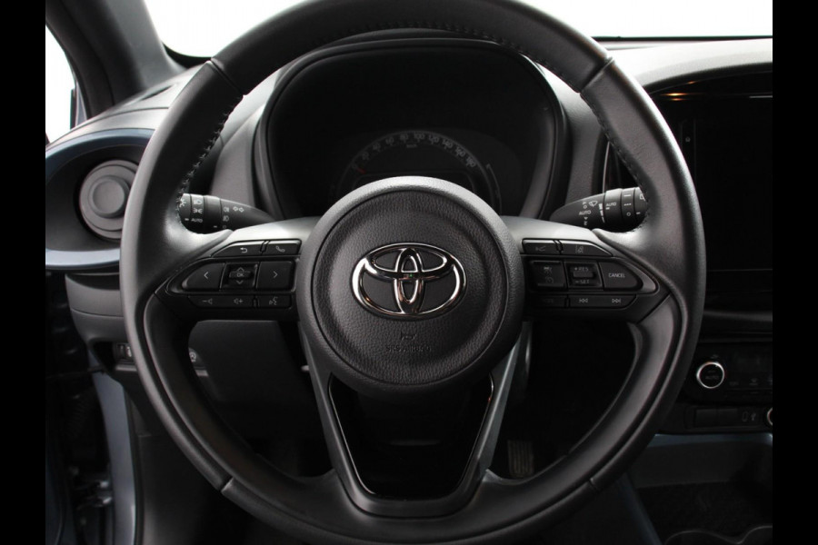 Toyota Aygo X 1.0 VVT-i S-CVT Automaat Trend | Navigatie | Apple Carplay/Android Auto | Climate Control | Cruise Control Adaptive | 17"Lichtmetalen velgen | Camera