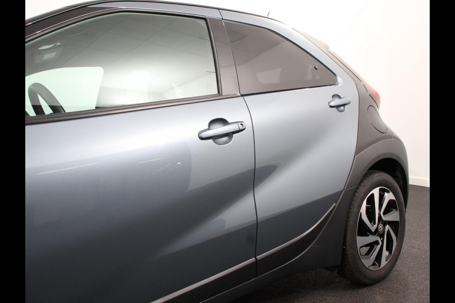 Toyota Aygo X 1.0 VVT-i S-CVT Automaat Trend | Navigatie | Apple Carplay/Android Auto | Climate Control | Cruise Control Adaptive | 17"Lichtmetalen velgen | Camera