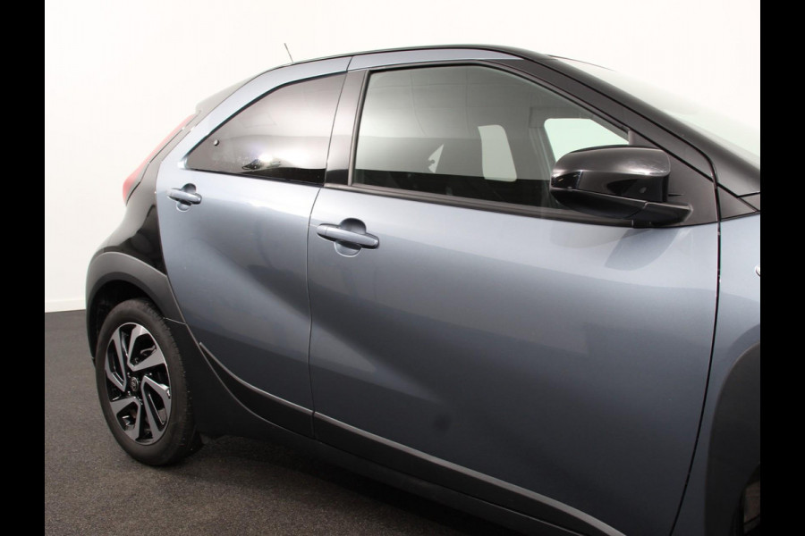 Toyota Aygo X 1.0 VVT-i S-CVT Automaat Trend | Navigatie | Apple Carplay/Android Auto | Climate Control | Cruise Control Adaptive | 17"Lichtmetalen velgen | Camera
