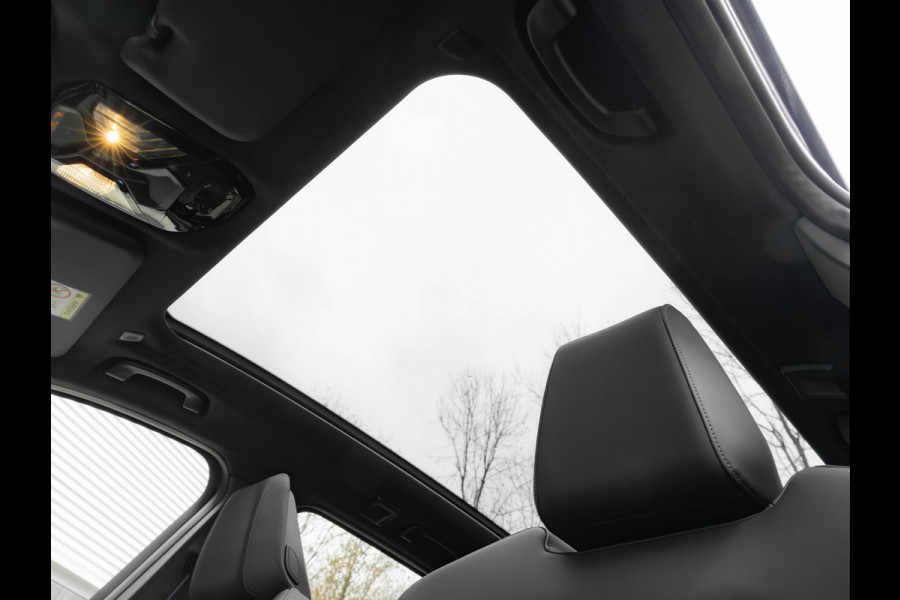 BMW X3 30e xDrive - M-Sport Pro - Pano - Trekhaak - ACC - Head-Up