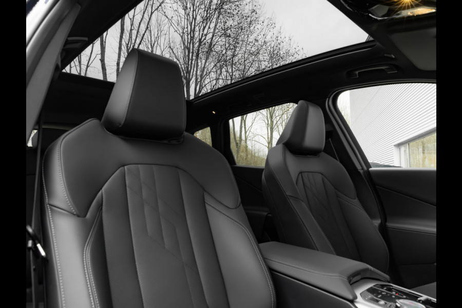 BMW X3 30e xDrive - M-Sport Pro - Pano - Trekhaak - ACC - Head-Up