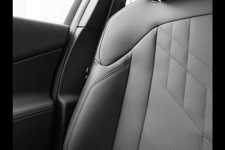 BMW X3 30e xDrive - M-Sport Pro - Pano - Trekhaak - ACC - Head-Up