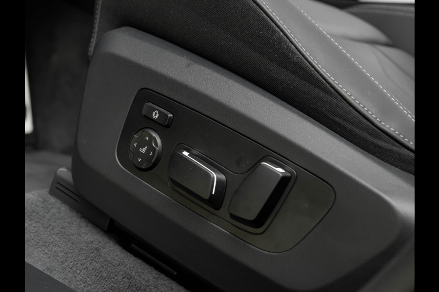 BMW X3 30e xDrive - M-Sport Pro - Pano - Trekhaak - ACC - Head-Up