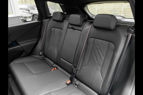 BMW X3 30e xDrive - M-Sport Pro - Pano - Trekhaak - ACC - Head-Up