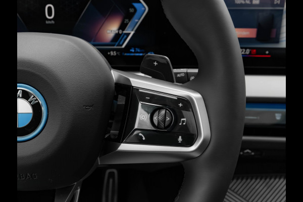 BMW X3 30e xDrive - M-Sport Pro - Pano - Trekhaak - ACC - Head-Up