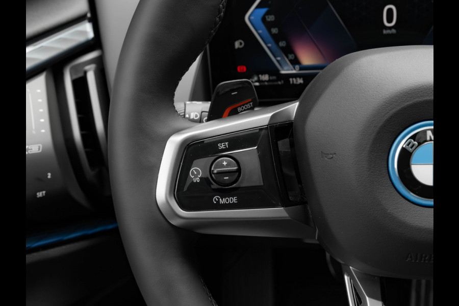 BMW X3 30e xDrive - M-Sport Pro - Pano - Trekhaak - ACC - Head-Up