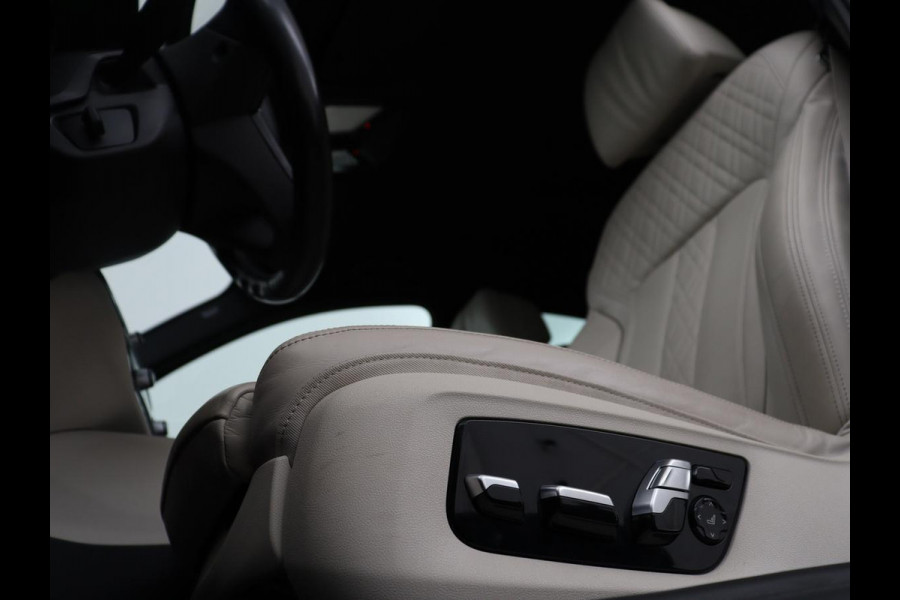 BMW 5 Serie 520i High Executive | Luxury Line | Nappaleder | Stoelverwarming | Camera | Sfeerverlichting | 19'' | Full LED | Navigatie | Park Assist | Cruise control | Bluetooth | Climate control