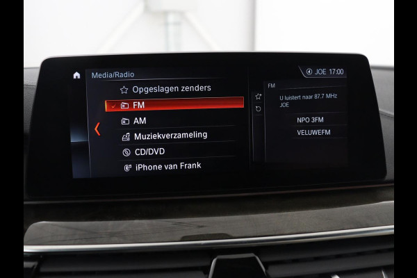 BMW 5 Serie 520i High Executive | Luxury Line | Nappaleder | Stoelverwarming | Camera | Sfeerverlichting | 19'' | Full LED | Navigatie | Park Assist | Cruise control | Bluetooth | Climate control