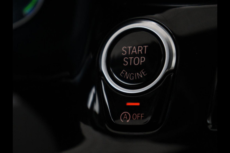 BMW 5 Serie 520i High Executive | Luxury Line | Nappaleder | Stoelverwarming | Camera | Sfeerverlichting | 19'' | Full LED | Navigatie | Park Assist | Cruise control | Bluetooth | Climate control