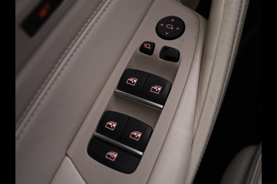 BMW 5 Serie 520i High Executive | Luxury Line | Nappaleder | Stoelverwarming | Camera | Sfeerverlichting | 19'' | Full LED | Navigatie | Park Assist | Cruise control | Bluetooth | Climate control