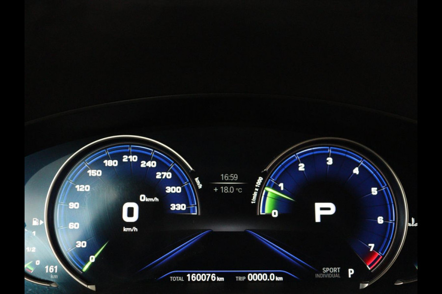 BMW 5 Serie 520i High Executive | Luxury Line | Nappaleder | Stoelverwarming | Camera | Sfeerverlichting | 19'' | Full LED | Navigatie | Park Assist | Cruise control | Bluetooth | Climate control