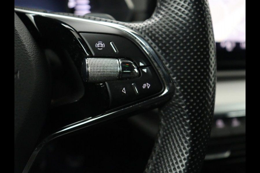 Škoda Octavia 1.0 e-TSI Sport | Trekhaak | Camera | Side Assist | Carplay | Sfeerverlichting | Navigatie | Sportstoelen | Full LED | 17'' | Digital Cockpit | Climate control | Bluetooth | Cruise control