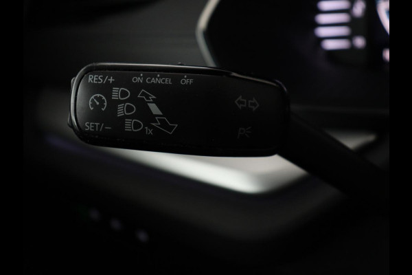 Škoda Octavia 1.0 e-TSI Sport | Trekhaak | Camera | Side Assist | Carplay | Sfeerverlichting | Navigatie | Sportstoelen | Full LED | 17'' | Digital Cockpit | Climate control | Bluetooth | Cruise control