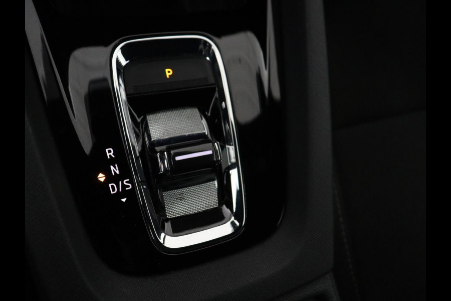 Škoda Octavia 1.0 e-TSI Sport | Trekhaak | Camera | Side Assist | Carplay | Sfeerverlichting | Navigatie | Sportstoelen | Full LED | 17'' | Digital Cockpit | Climate control | Bluetooth | Cruise control