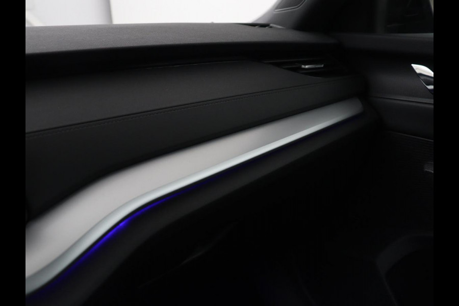 Škoda Octavia 1.0 e-TSI Sport | Trekhaak | Camera | Side Assist | Carplay | Sfeerverlichting | Navigatie | Sportstoelen | Full LED | 17'' | Digital Cockpit | Climate control | Bluetooth | Cruise control