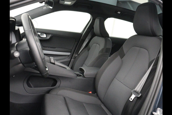 Polestar 2 Long Range Dual Motor Launch Edition 78kWh | SOH 92% |  Panoramadak | Trekhaak | 360 Camera | Achterbankverwarming | Adaptive cruise | Carplay | Camera | Stoelverwarming | Keyless