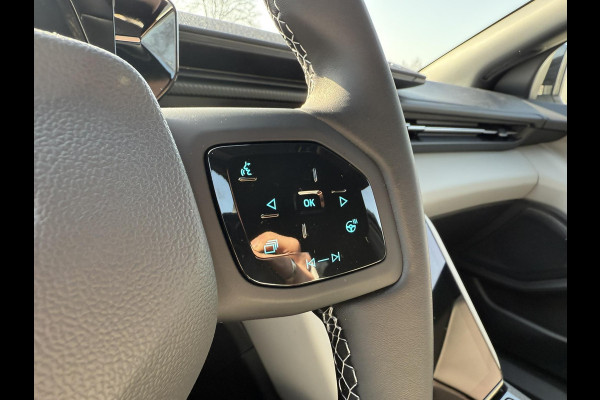 Ford Capri Premium Extended Range RWD 77 kWh | 285pk Ford Voorraad | Elektrische Wegklapbare Trekhaak | Driver Assistance Pack | Frozen White