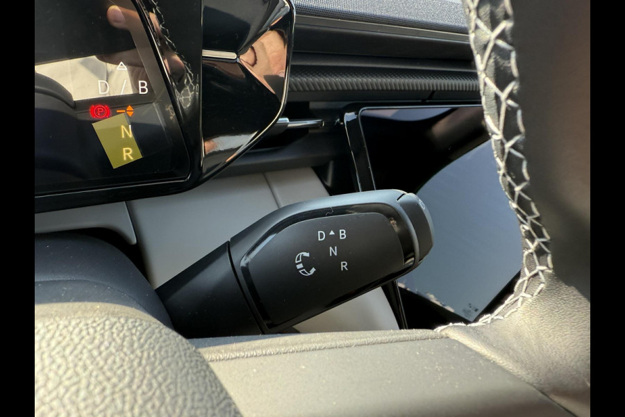 Ford Capri Premium Extended Range RWD 77 kWh | 285pk Ford Voorraad | Elektrische Wegklapbare Trekhaak | Driver Assistance Pack | Frozen White