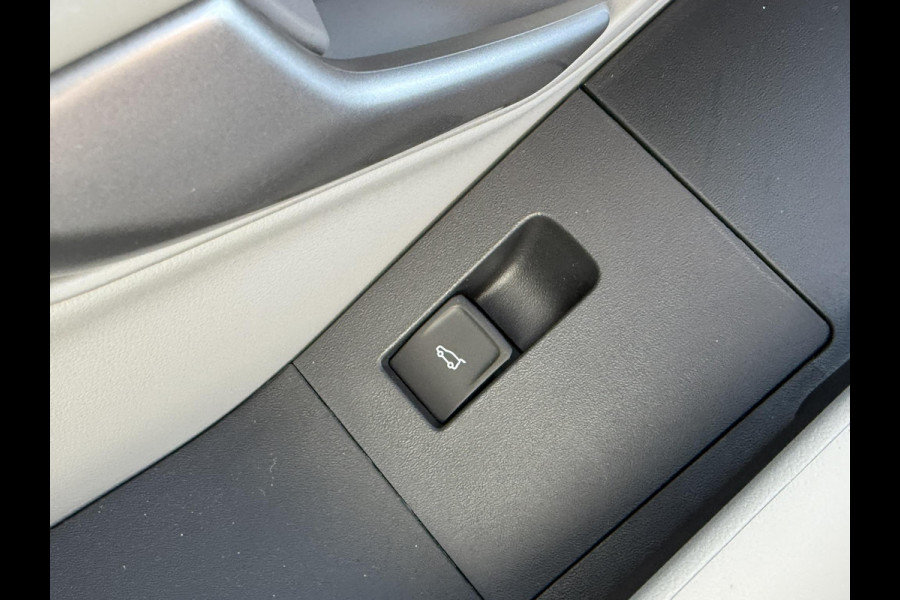 Ford Capri Premium Extended Range RWD 77 kWh | 285pk Ford Voorraad | Elektrische Wegklapbare Trekhaak | Driver Assistance Pack | Frozen White