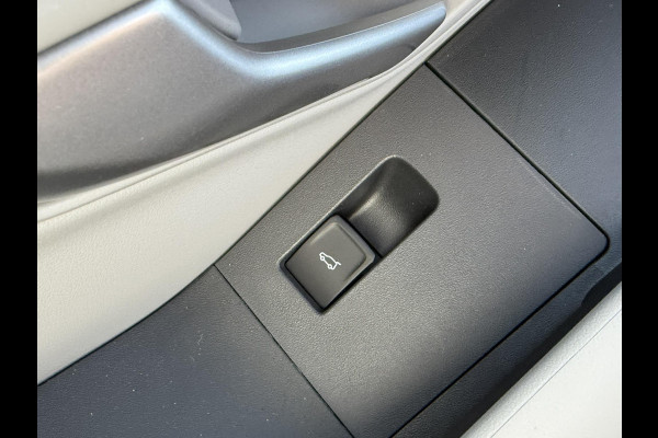 Ford Capri Premium Extended Range RWD 77 kWh | 285pk Ford Voorraad | Elektrische Wegklapbare Trekhaak | Driver Assistance Pack | Frozen White