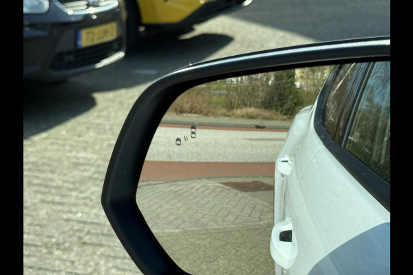 Ford Capri Premium Extended Range RWD 77 kWh | 285pk Ford Voorraad | Elektrische Wegklapbare Trekhaak | Driver Assistance Pack | Frozen White