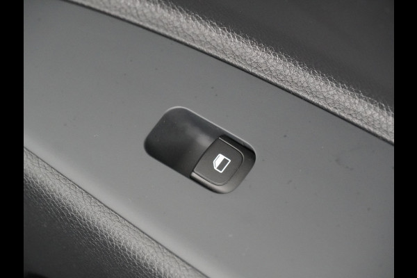 Kia Stonic 1.0 T-GDi MHEV DynamicPlusLine - Apple/Android Carplay - Navigatie - Cruise Control - Stoel/Stuurverwarming - Lichtmetalen Velgen - Fabrieksgarantie Tot 2032