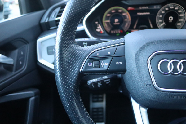 Audi Q3 Sportback 45 TFSI e PHEV Automaat S-Line/Navigatie/Elektr.-trekhaak/Stoelverwarming/19-Inch/Keyfree
