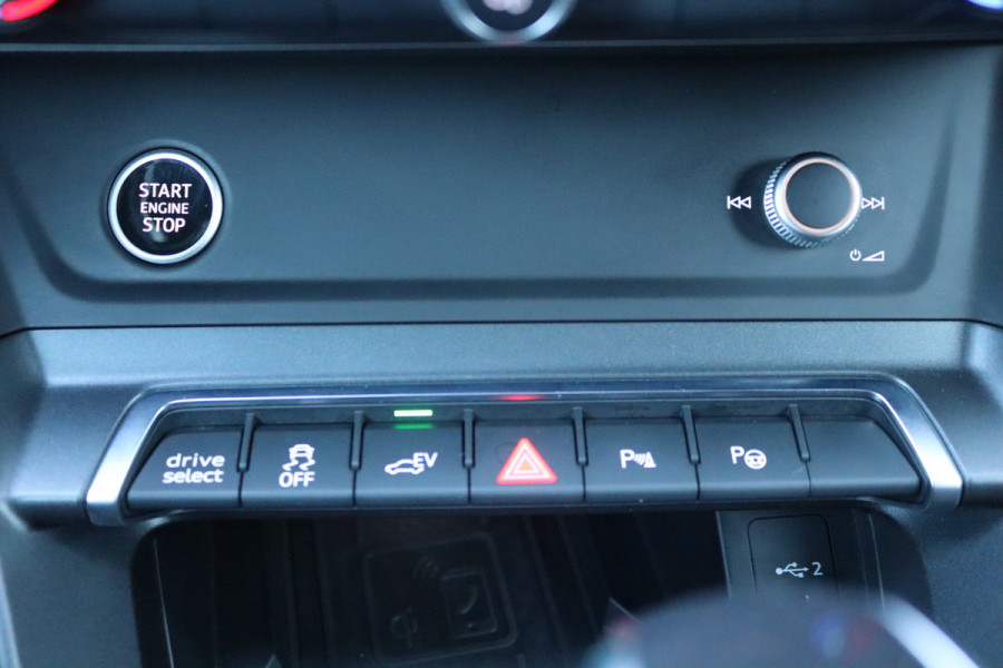 Audi Q3 Sportback 45 TFSI e PHEV Automaat S-Line/Navigatie/Elektr.-trekhaak/Stoelverwarming/19-Inch/Keyfree