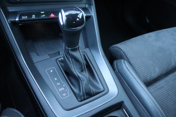 Audi Q3 Sportback 45 TFSI e PHEV Automaat S-Line/Navigatie/Elektr.-trekhaak/Stoelverwarming/19-Inch/Keyfree