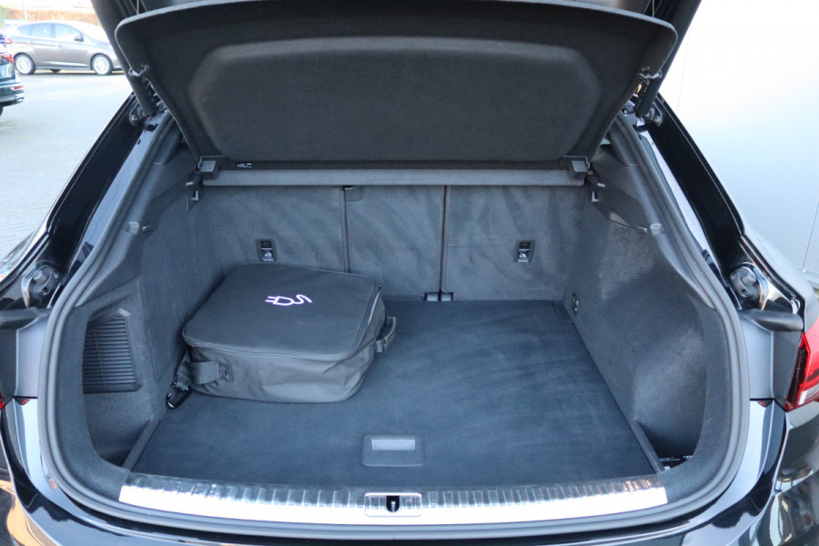 Audi Q3 Sportback 45 TFSI e PHEV Automaat S-Line/Navigatie/Elektr.-trekhaak/Stoelverwarming/19-Inch/Keyfree