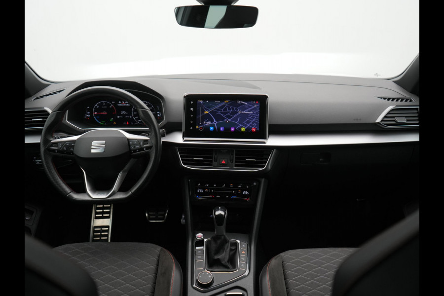 Seat Tarraco 1.4 TSI e-Hybrid FR Plug In Hybrid 245pk Dealer O.H. PHEV | Trekhaak Af Fabriek | Adaptive Cruise | 360 Camera | Alcantara Sportstoelen Memory & Verwarmd | Sfeerverlichting | Stuur Verwarmd | Keyless | Apple Carplay | Navigatie | DAB |