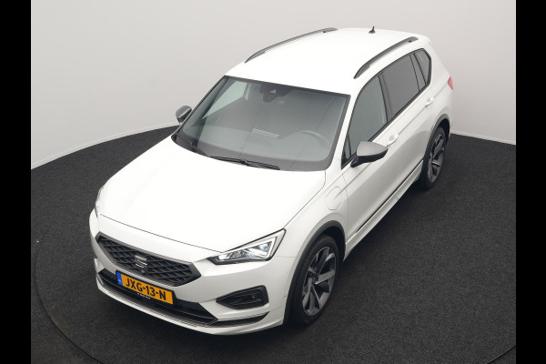 Seat Tarraco 1.4 TSI e-Hybrid FR Plug In Hybrid 245pk Dealer O.H. PHEV | Trekhaak Af Fabriek | Adaptive Cruise | 360 Camera | Alcantara Sportstoelen Memory & Verwarmd | Sfeerverlichting | Stuur Verwarmd | Keyless | Apple Carplay | Navigatie | DAB |
