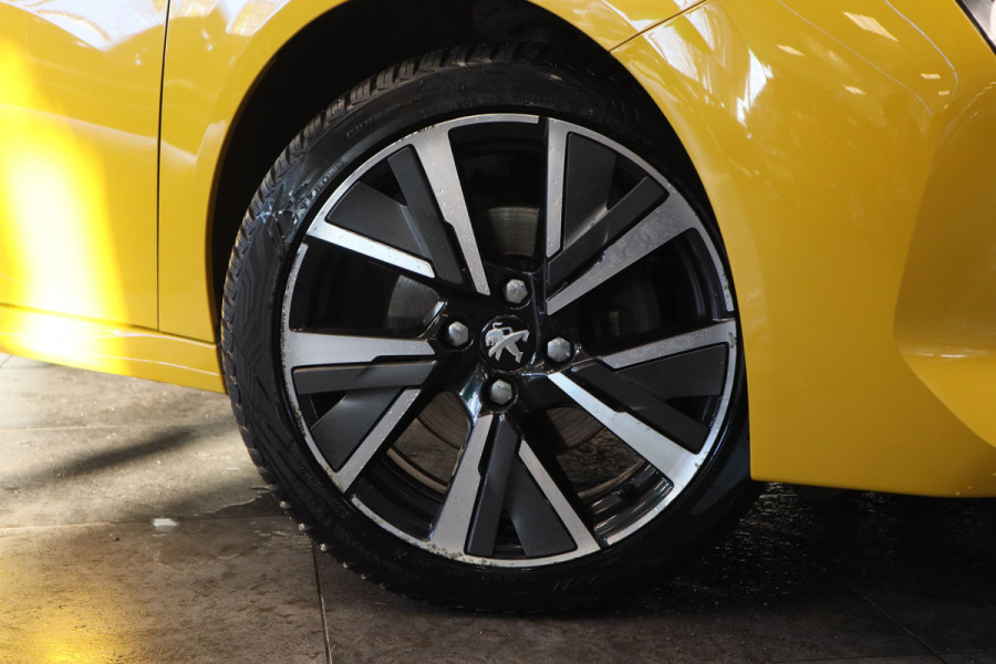 Peugeot 208 1.2 PureTech Allure Panoramadak Navigatie Full-led