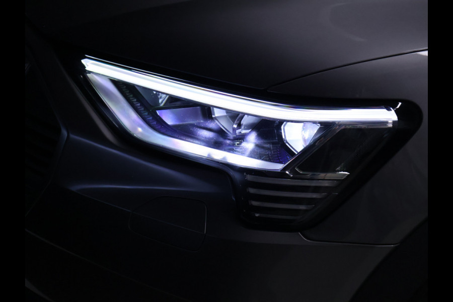 Audi e-tron 55 quattro edition 95 kWh Sport [LUCHTVERING, BLUETOOTH TELEFOON, PDC V+A, CRUISE CONTROL, CLIMATE CONTROL, LANE ASSIST, ELEKTRISCHE ACHTERKLEP, LED KOPLAMPEN, NIEUWSTAAT]