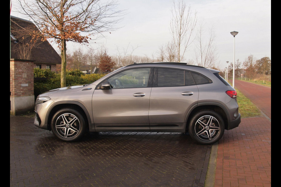 Mercedes-Benz EQA 250 Business Solution AMG 67 kWh | SOH 98% | Panoramadak | Head-Up Display | 360 Camera | Sfeerverlichting | Burmester | NL-Auto |