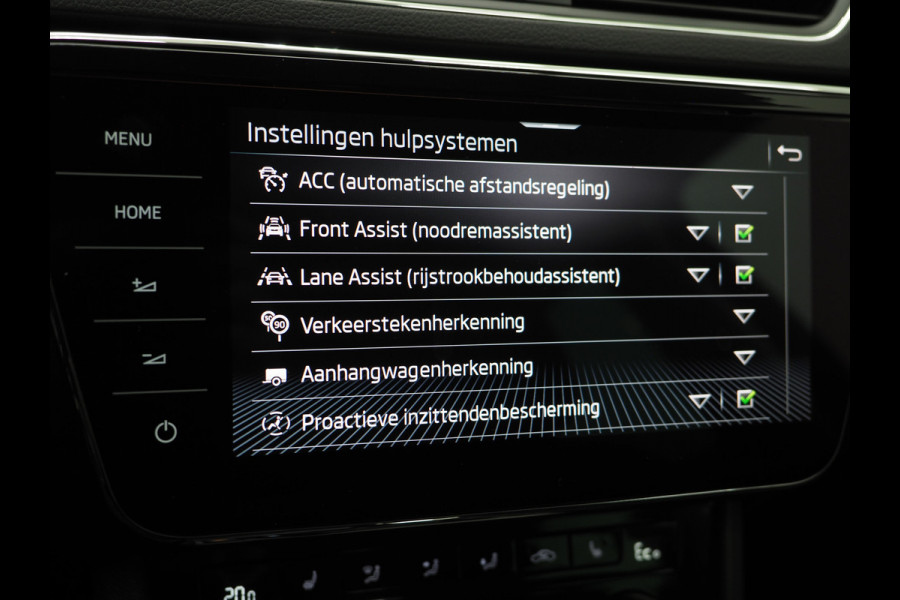 Škoda Superb Combi 1.4 TSI iV 218PK Style | Trekhaak | Adaptive Cruise | Virtual | Stoelverwarming | DAB | PDC | Carplay