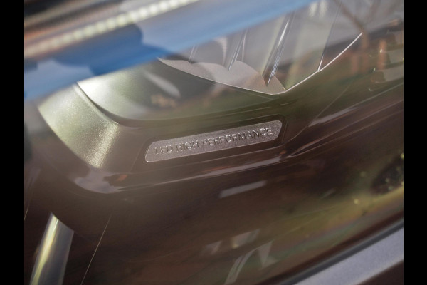 Mercedes-Benz EQA 250 Business Solution AMG 67 kWh | SOH 98% | Panoramadak | Head-Up Display | 360 Camera | Sfeerverlichting | Burmester | NL-Auto |
