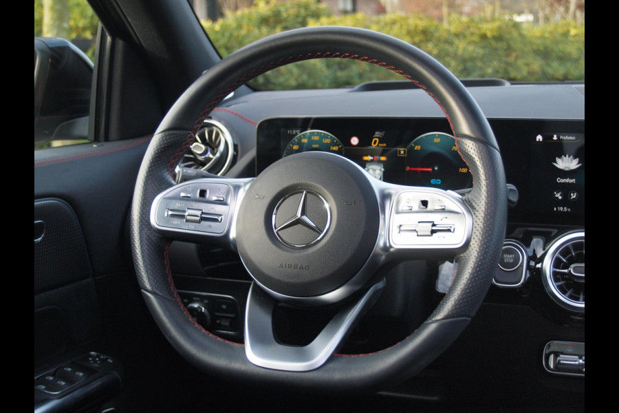 Mercedes-Benz EQA 250 Business Solution AMG 67 kWh | SOH 98% | Panoramadak | Head-Up Display | 360 Camera | Sfeerverlichting | Burmester | NL-Auto |